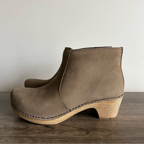 Dansko Maria Waterproof Taupe Leather Ankle Boots NIB – Women’s Size 37 / 6.5-7 - Picture 6 of 11